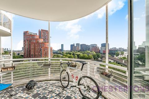 2 bedroom flat to rent, Switch House, 4 Blackwall Way, London