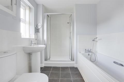 6 bedroom detached house for sale, Falcon Way, Hucknall NG15