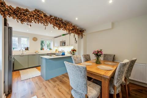 undefined, BISHOP'S WALTHAM - WALKING DISTANCE TO TOWN
