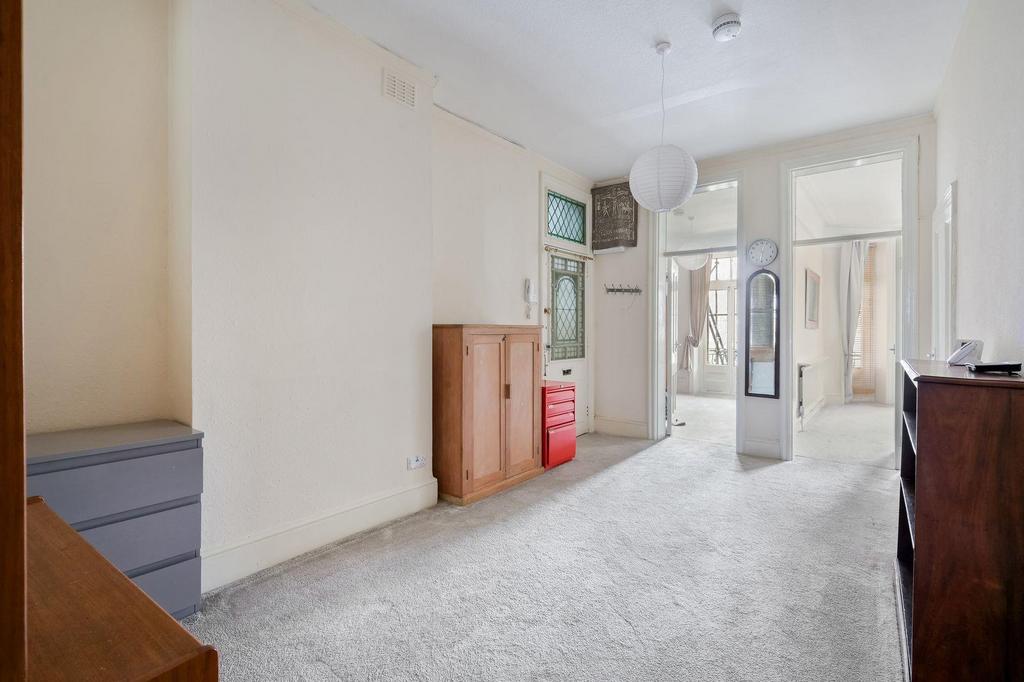 Entrance hall / dining room