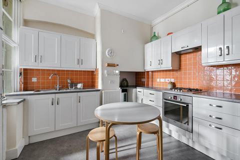 3 bedroom flat to rent, Lissenden Gardens, London, NW5