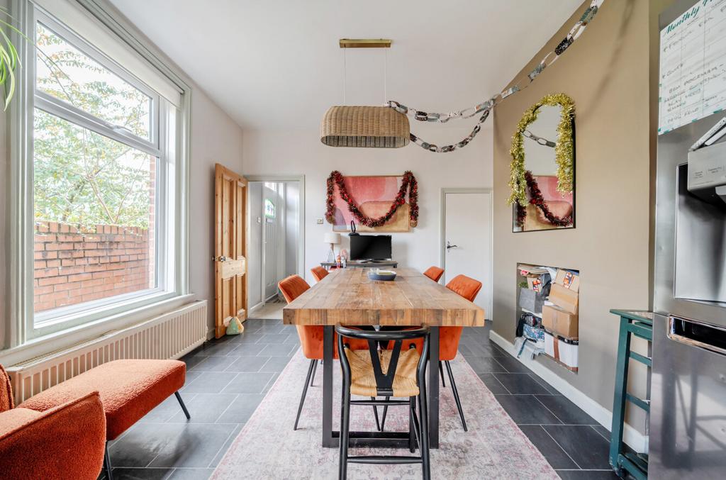 1389367-11-693ade...