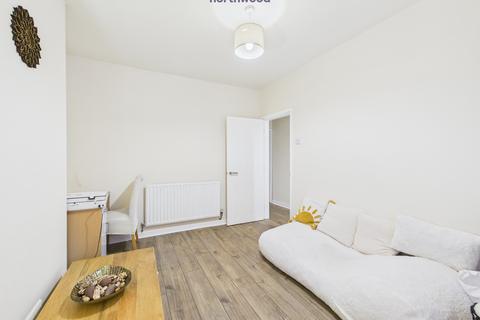 3 bedroom terraced house for sale, Wrexham Road, Rhostyllen, LL14