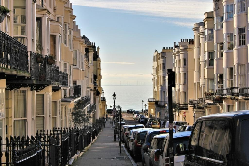 Waterloo Street Down the Road