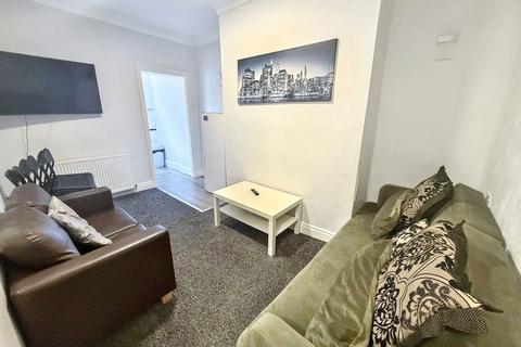 3 bedroom flat for sale, Station Lane, Birtley, Chester Le Street, Tyne and Wear, DH3 1DE