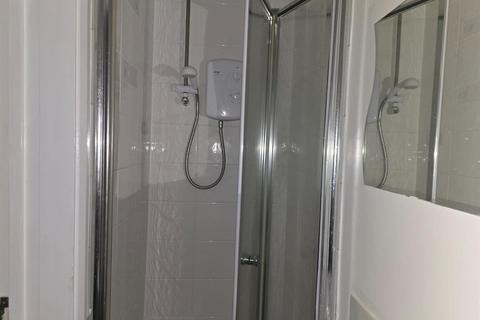 Studio to rent, Lee Road, London