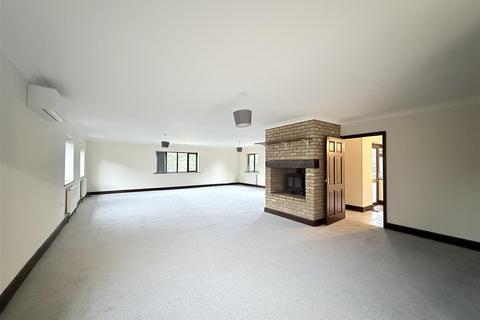 5 bedroom house to rent, Bernards Close, Bury St. Edmunds IP28
