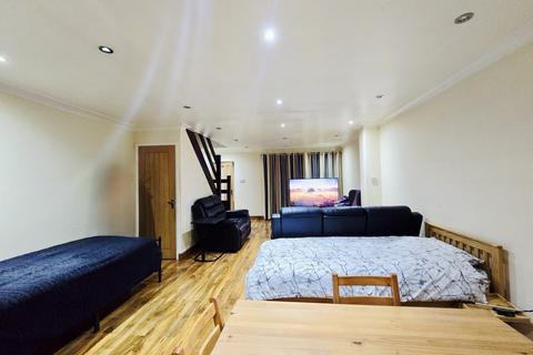 undefined, Ranelagh Road,  Southall, UB1