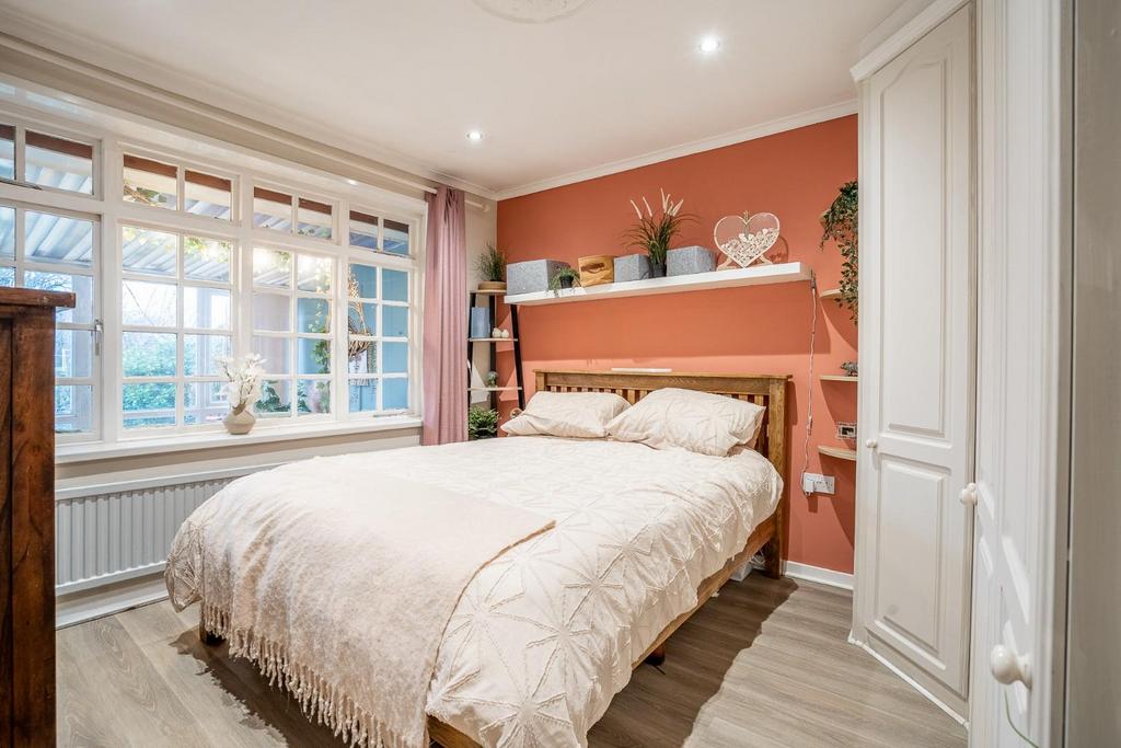 Bedrooom.jpg