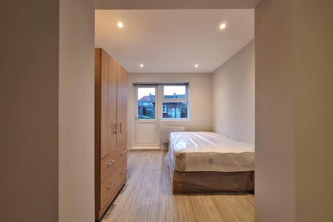 undefined, Sherwood Avenue, Greenford