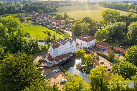 2 bedroom apartment for sale, The Street, Lamas