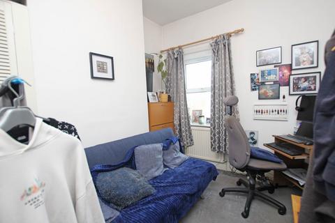 2 bedroom terraced house for sale, Dursley Road, Eastbourne, BN22 8DJ