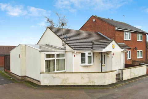 2 bedroom bungalow for sale - Lyle Close, Leicester, Leicestershire