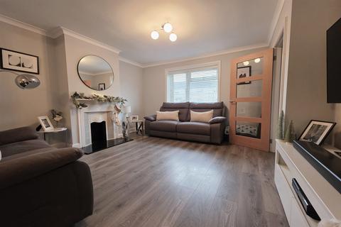 2 bedroom semi-detached house for sale, Hay Lane North, Braintree, CM7