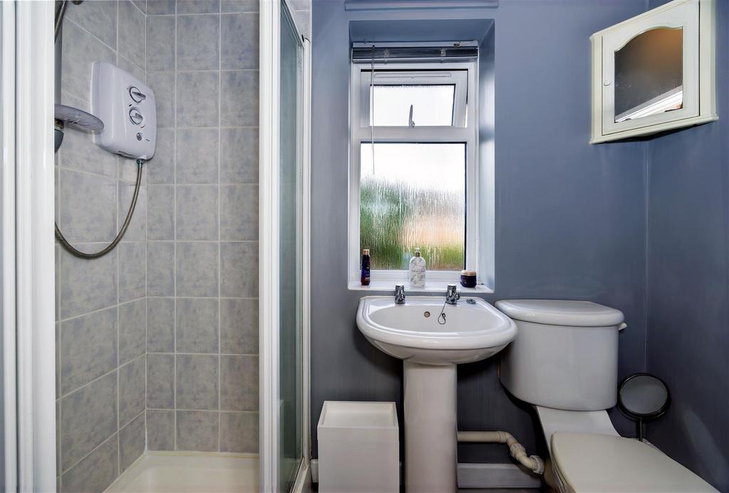 En suite bedroom 1 SAPL4222-20251214-Dx O Deep PRIME