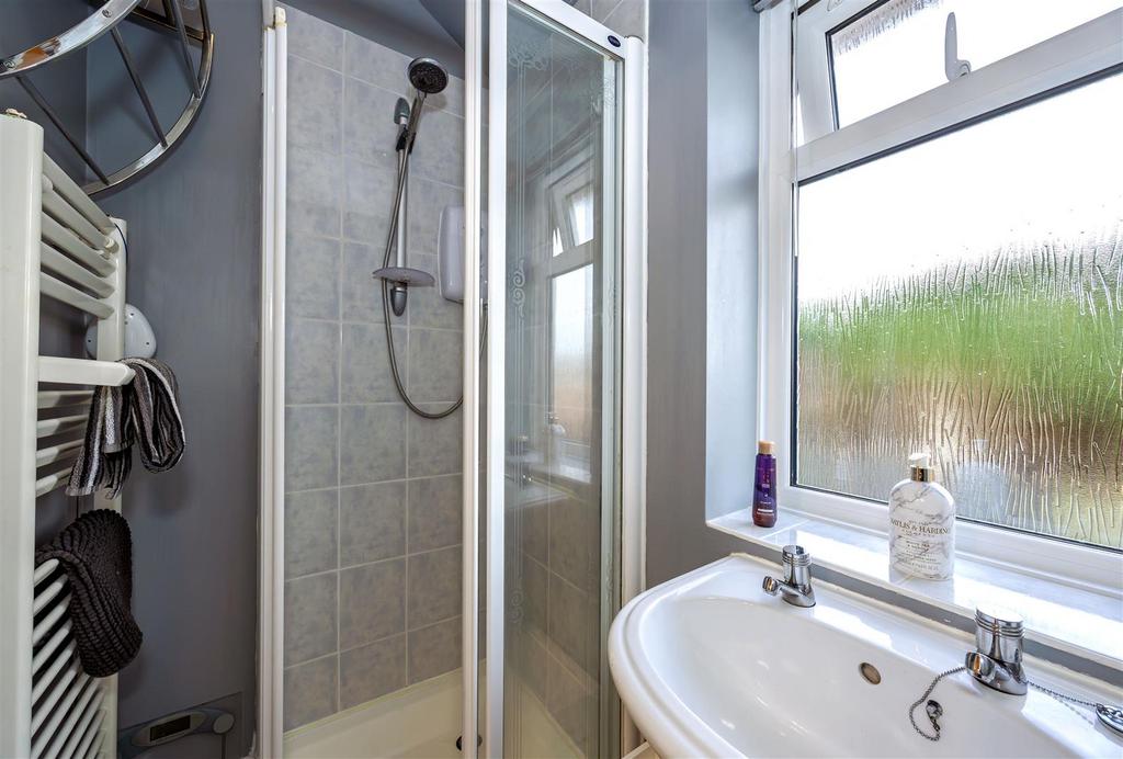 En suite bedroom 1.1 SAPL4239-20251214-Dx O Deep PRI