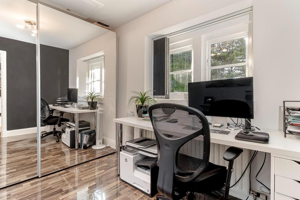 Master Bedroom Dressing Room.jpg
