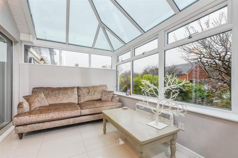 2 bedroom detached bungalow for sale, Fernbank, Chorley