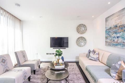 2 bedroom property to rent, Charles Clowes Walk, London SW11