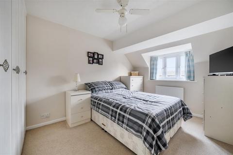 undefined, Chestnut Drive, Bulkington, Devizes