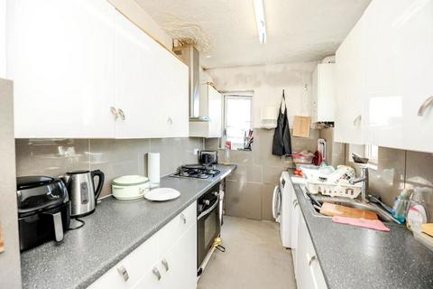 2 bedroom apartment for sale, Victoria Road, Ruislip, Middlesex, HA4 0EG