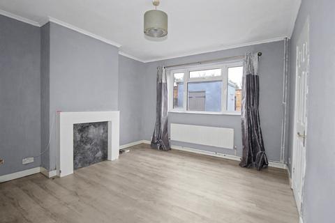 3 bedroom terraced house for sale, Trenchard Close, Hersham Village KT12