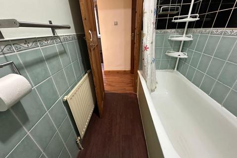 undefined, Hamden Crescent, Dagenham RM10