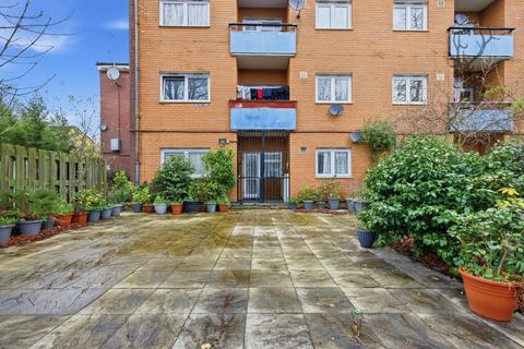2 bedroom flat for sale, Barford House, E3