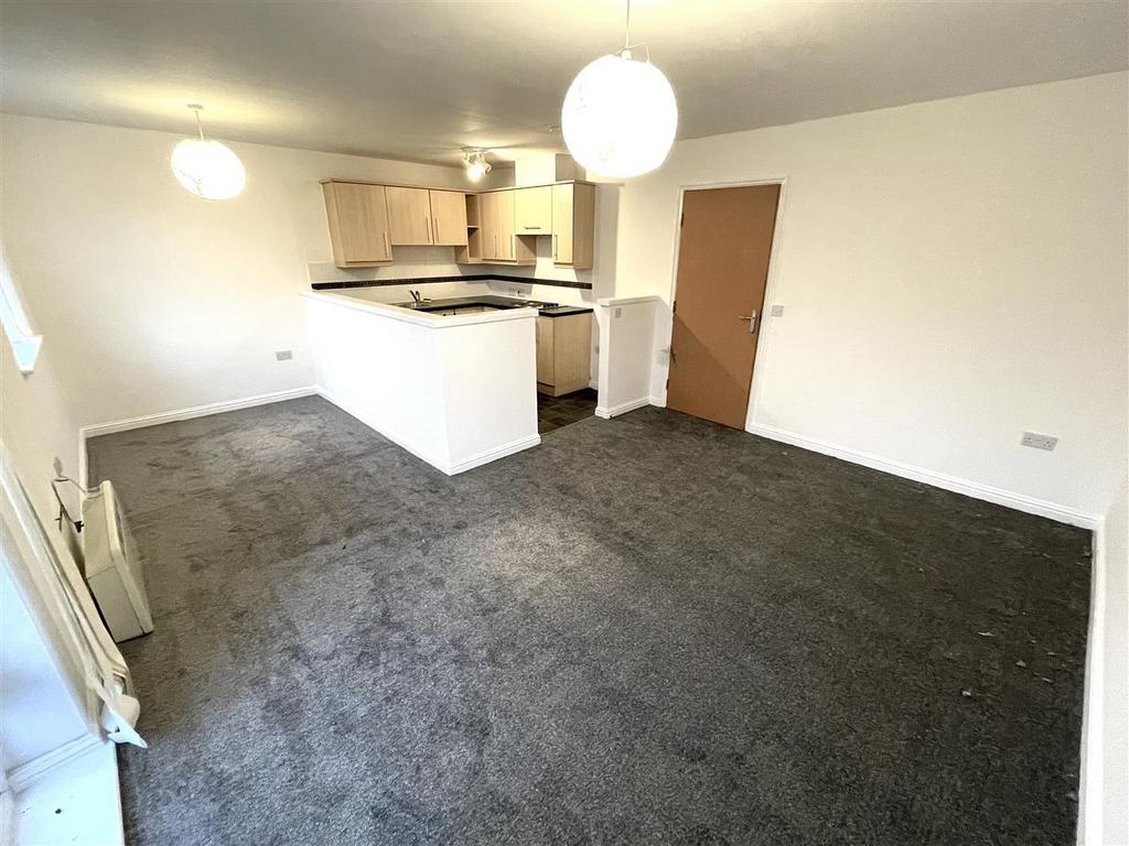 Living Area/Dining
