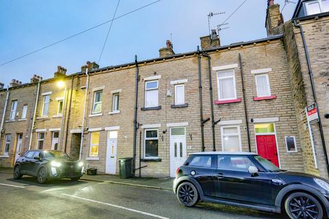 4 bedroom terraced house for sale, Lee Mount Road, Halifax HX3