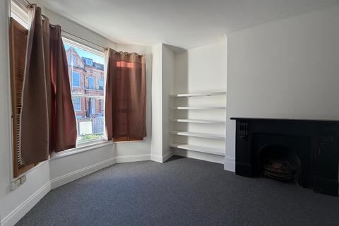 2 bedroom flat to rent, Leigh Road, London N5