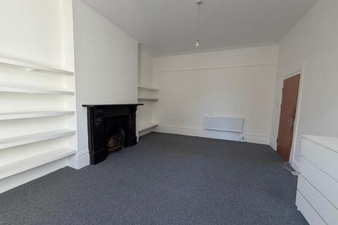 2 bedroom flat to rent, Leigh Road, London N5