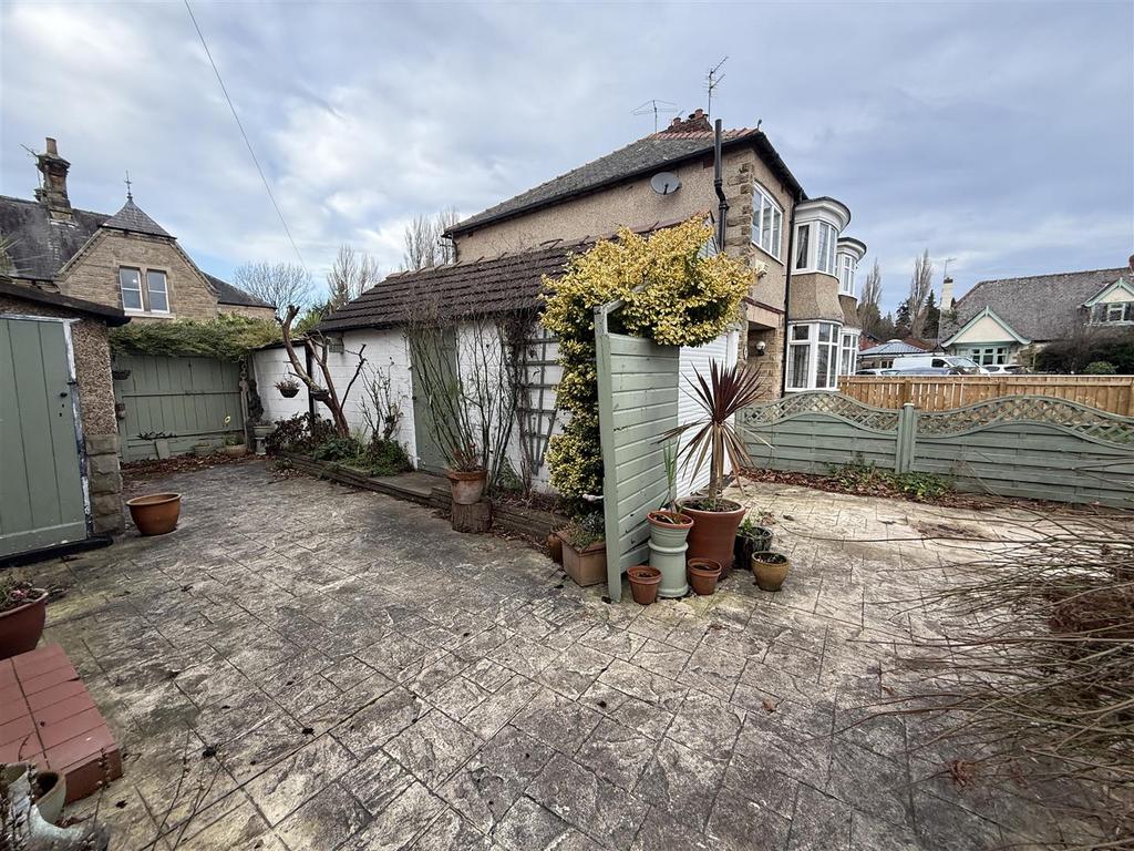 Garden to rear