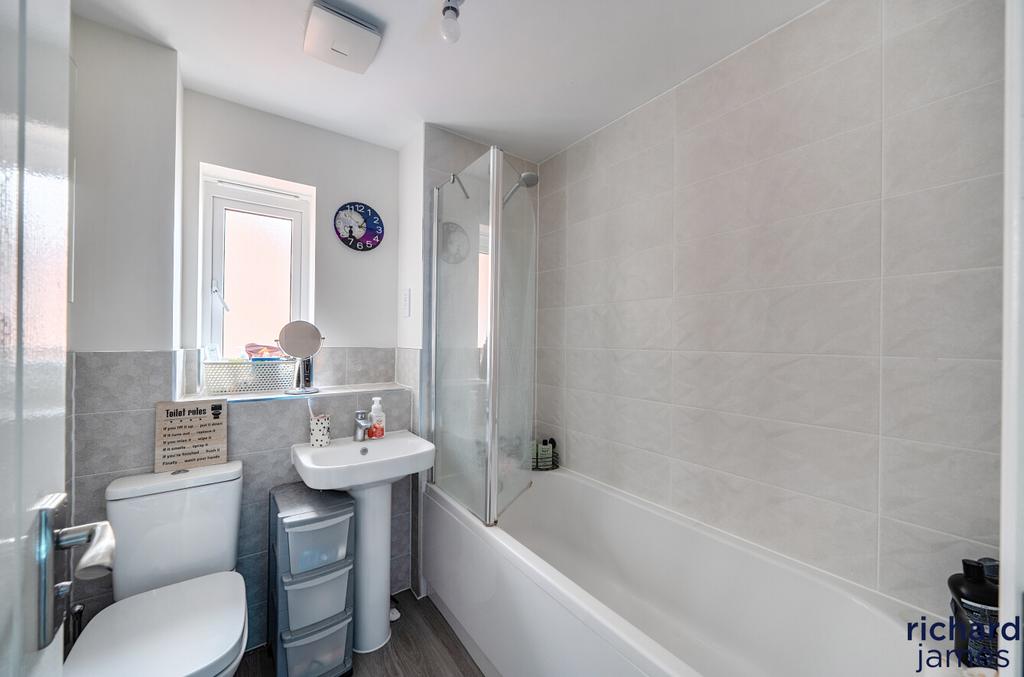 5ced9f0cdc17451884379f7f047df5a4