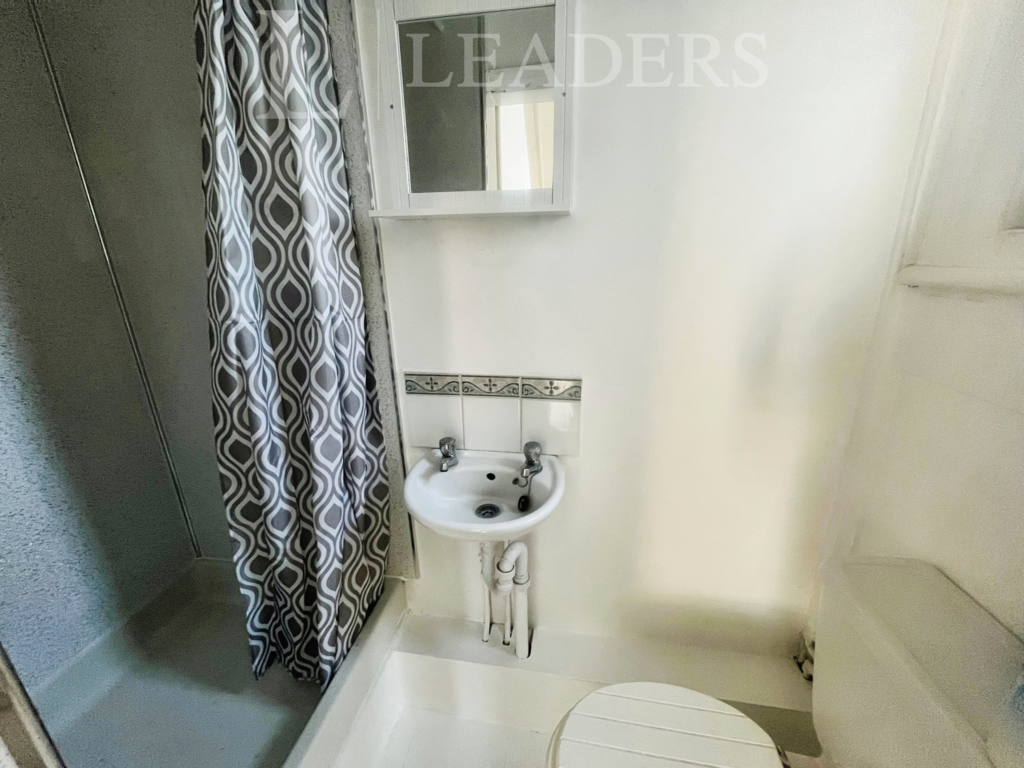 E7877463-Shower 20ro