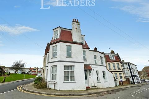 New Pier Street, CO14