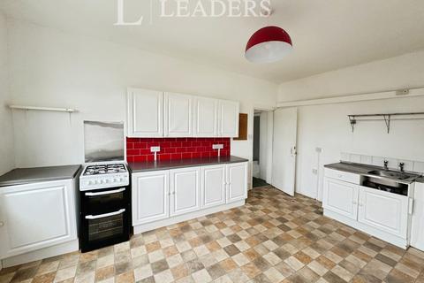 3 bedroom flat to rent, New Pier Street, CO14