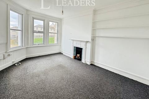 3 bedroom flat to rent, New Pier Street, CO14