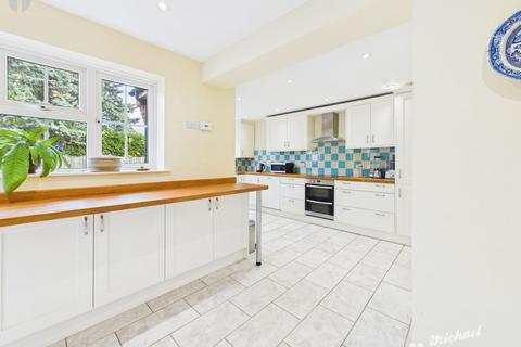 4 bedroom detached house for sale, Church Farm Close, Bierton, Aylesbury, Buckinghamshire