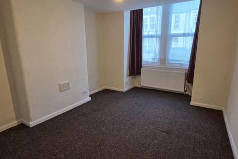 2 bedroom flat to rent, Minet Avenue, London NW10