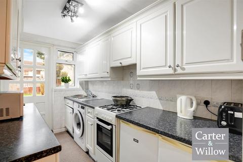 undefined, Lake Gardens, Dagenham, Essex