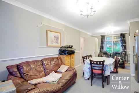 undefined, Lake Gardens, Dagenham, Essex
