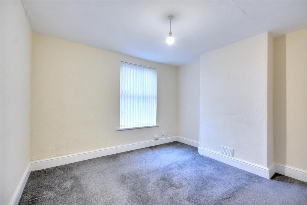 Bedroom 1 1.jpeg