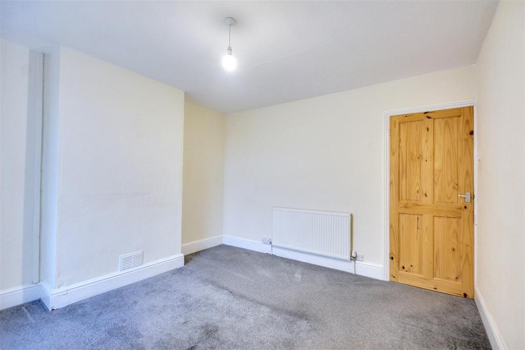Bedroom 1 3.jpeg