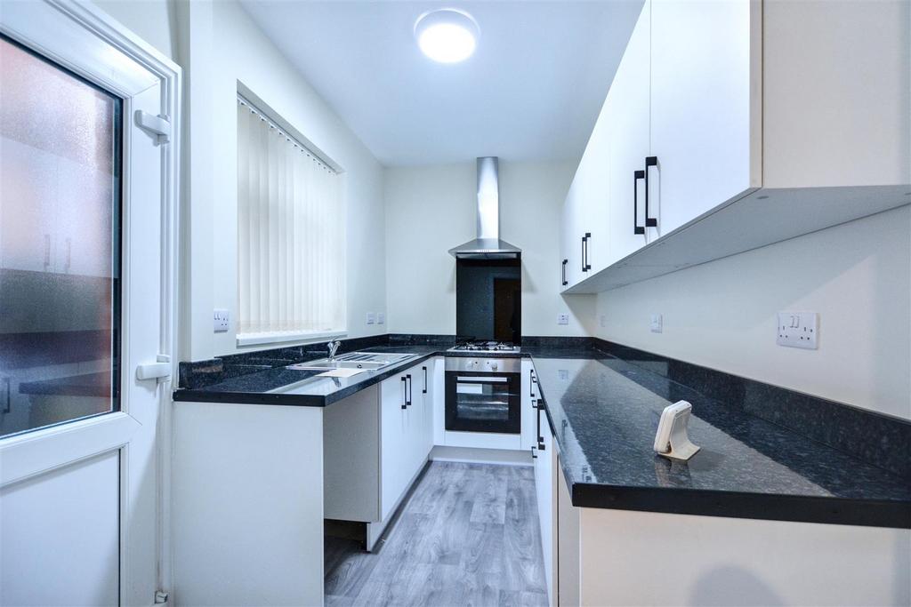 Kitchen 1.jpeg