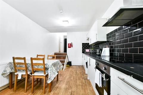 3 bedroom flat to rent, Wilmslow Road, M14