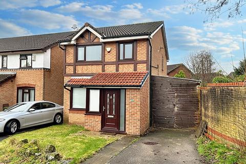 3 bedroom detached house to rent, Shillingten Close, Manchester M28