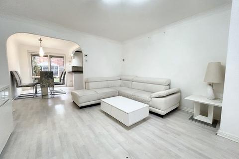 3 bedroom detached house to rent, Shillingten Close, Manchester M28