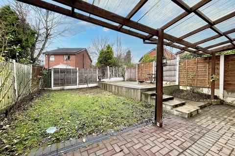 3 bedroom detached house to rent, Shillingten Close, Manchester M28