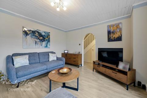 3 bedroom flat for sale, Galbraith Street, LONDON E14